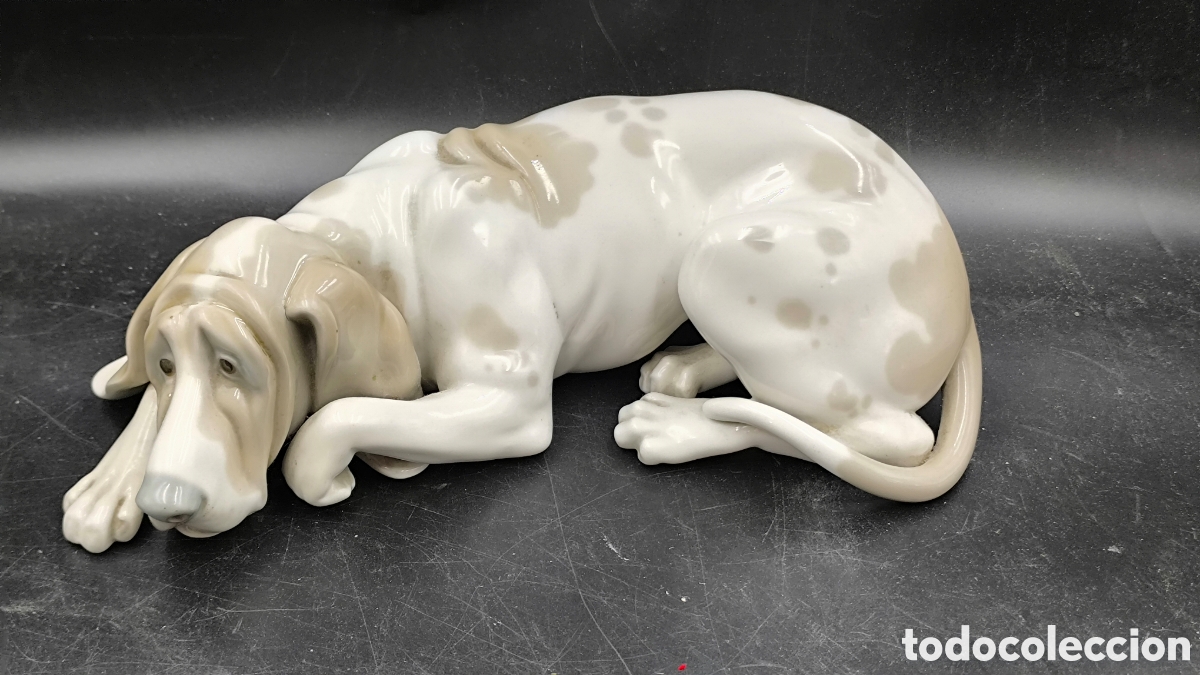 Antiquit&eacute;s: Lladr&oacute; Perro Sabueso Tumbado &ndash; Figura Porcelana Espa&ntilde;ola 25 cm
