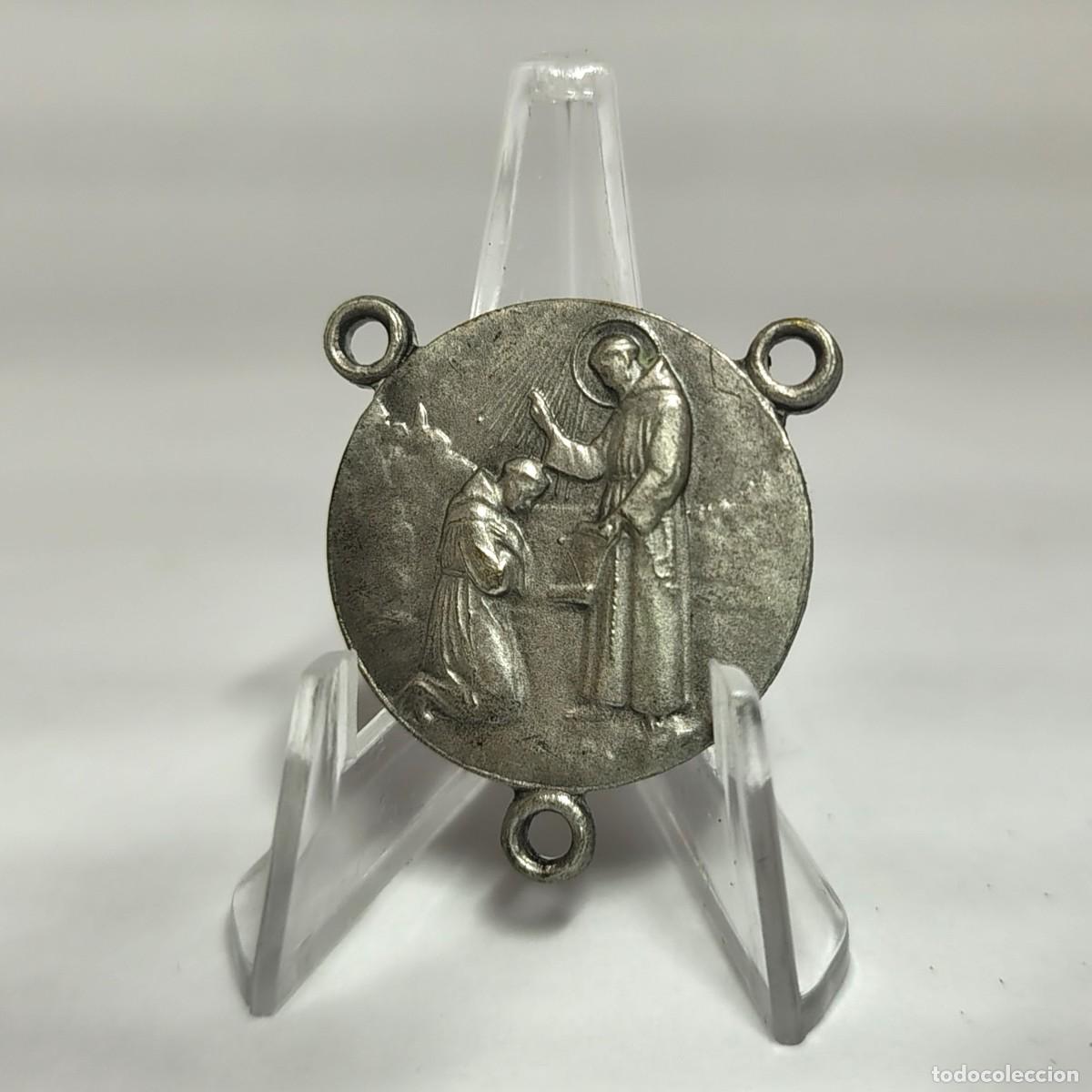 Antig&uuml;edades: Medalla religiosa / Colgante: Bendici&oacute;n San Francisco de As&iacute;s. El se&ntilde;or te bendiga y te guarde. M308