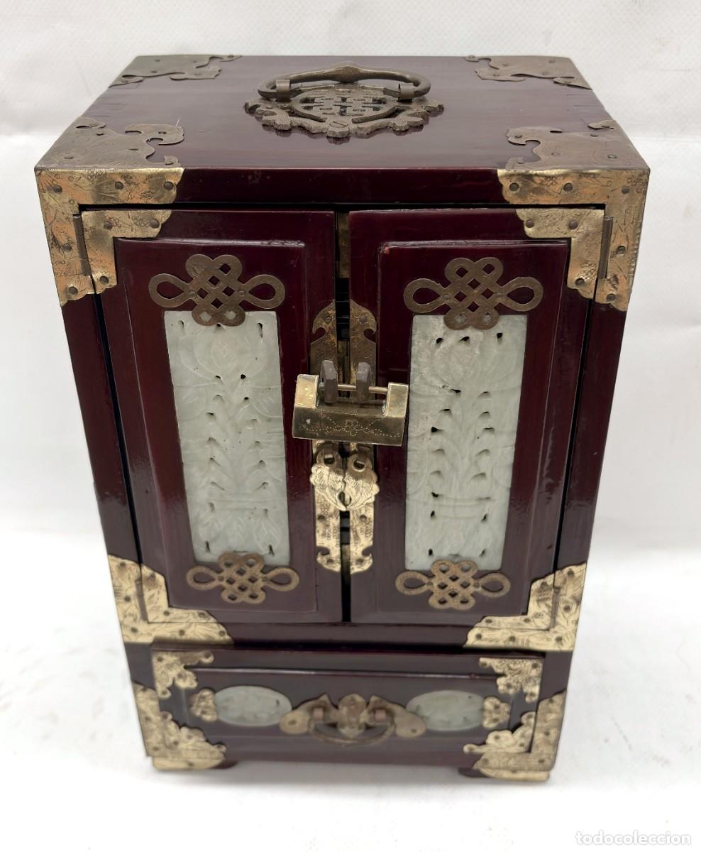 Antiquit&eacute;s: ANTIGUO JOYERO CHINO MADERA DE PALISANDRO, JADE TALLADO Y LAT&Oacute;N - ESTILO ORIENTAL VINTAGE