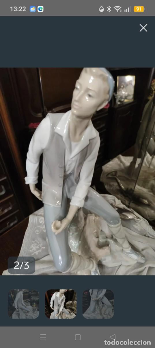 Antig&uuml;edades: LladroEstilo: Porcelana de &rdquo;brillo&rdquo; con una paleta de colores suaves (grises, azules p&aacute;lidos y crema
