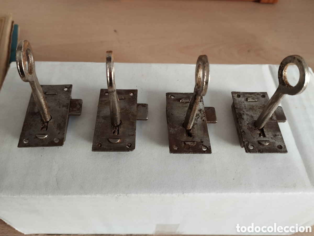 Antig&uuml;edades: ANTIGUA CERRADURA LLAVE HUECA MUEBLES CAJONES....LOTE DE 4 UNIDADES