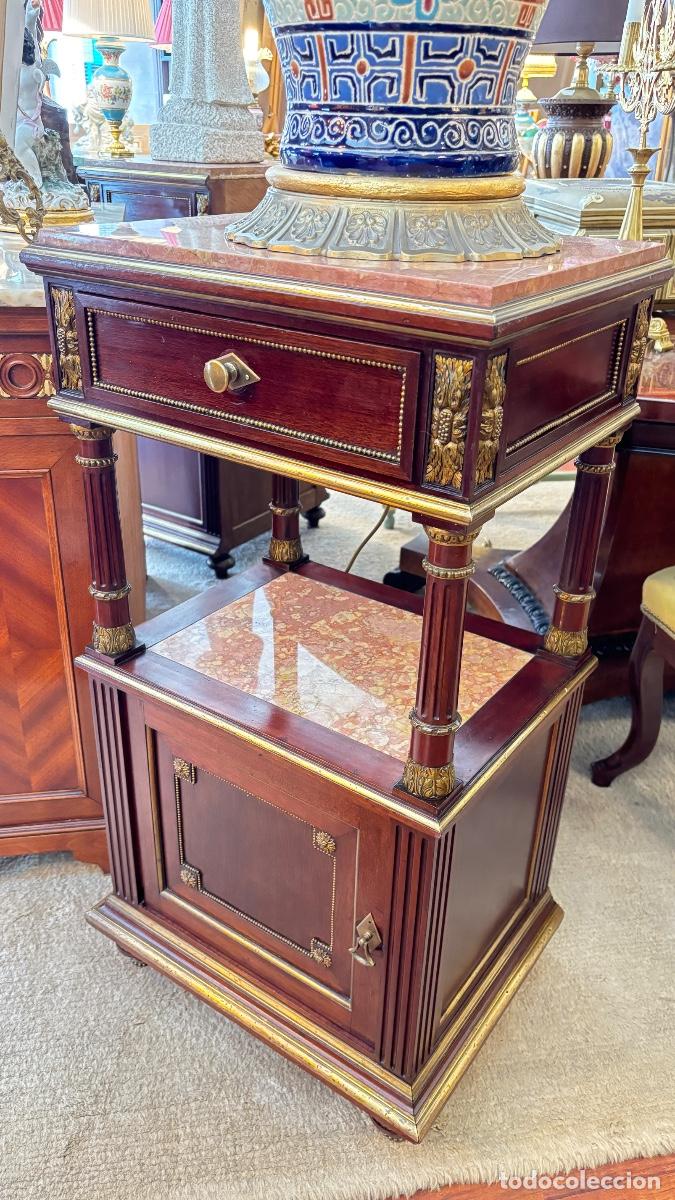 Antig&uuml;edades: Magn&iacute;fica mesilla antigua de caoba