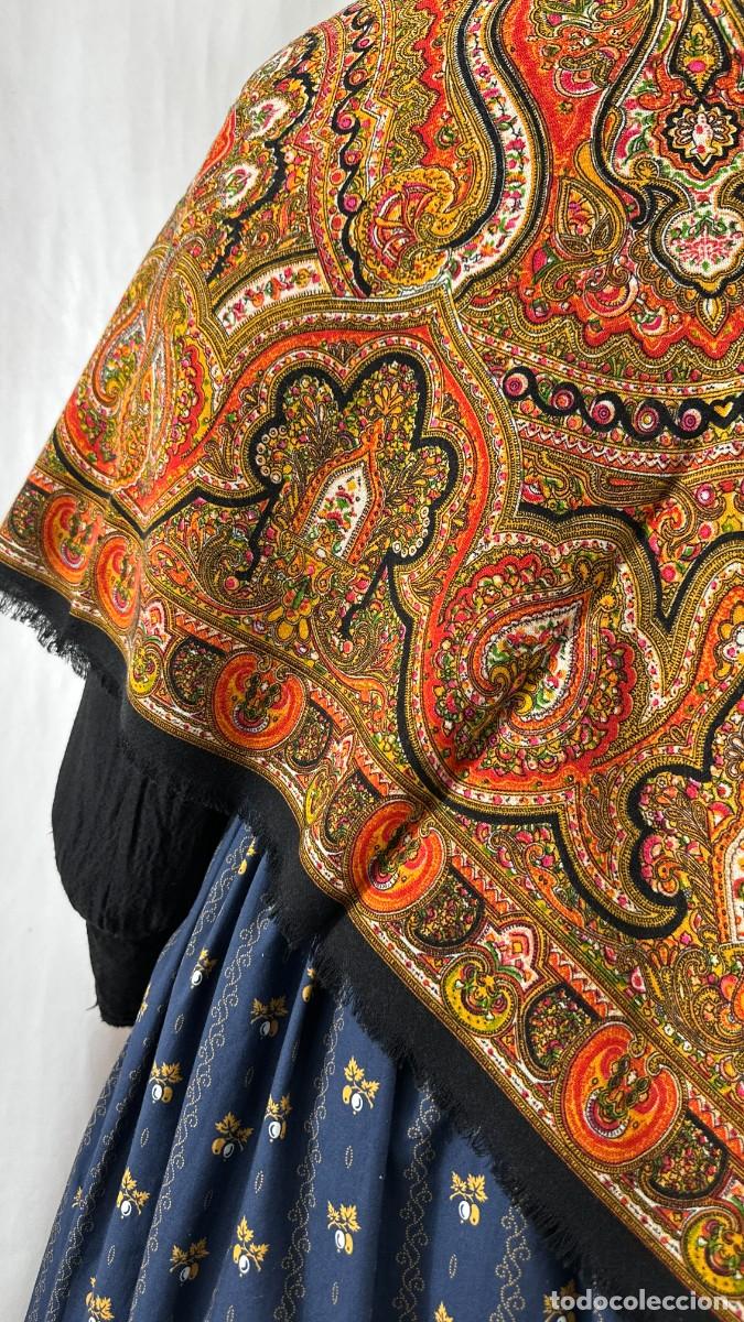 Antig&uuml;edades: Pa&ntilde;uelo de lana estampado. 110 cm. - Foto 4