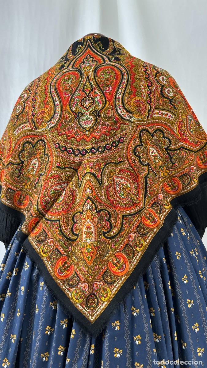 Antig&uuml;edades: Pa&ntilde;uelo de lana estampado. 110 cm. - Foto 5