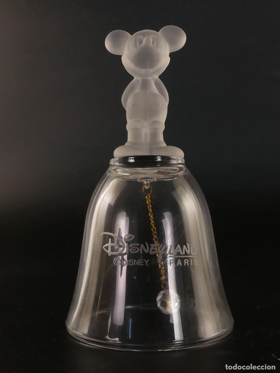Antig&uuml;edades: CAMPANA CAMPANILLA DE CRISTAL DE DISNEYLAND MANGO FORMA DE MICKEY