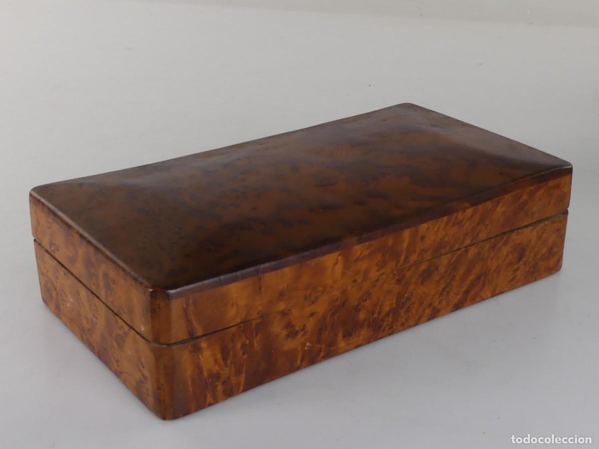 Antiquit&eacute;s: BONITA CAJA DE MADERA