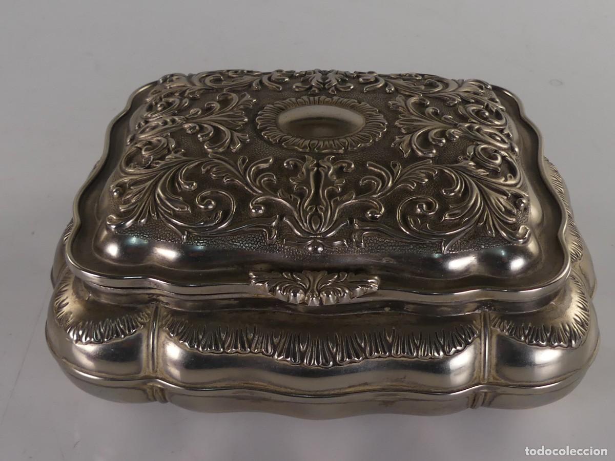 Antiquit&eacute;s: PRECIOSA CAJA JOYERO DE METAL FORRADA POR DENTRO CON TERCIOPELO