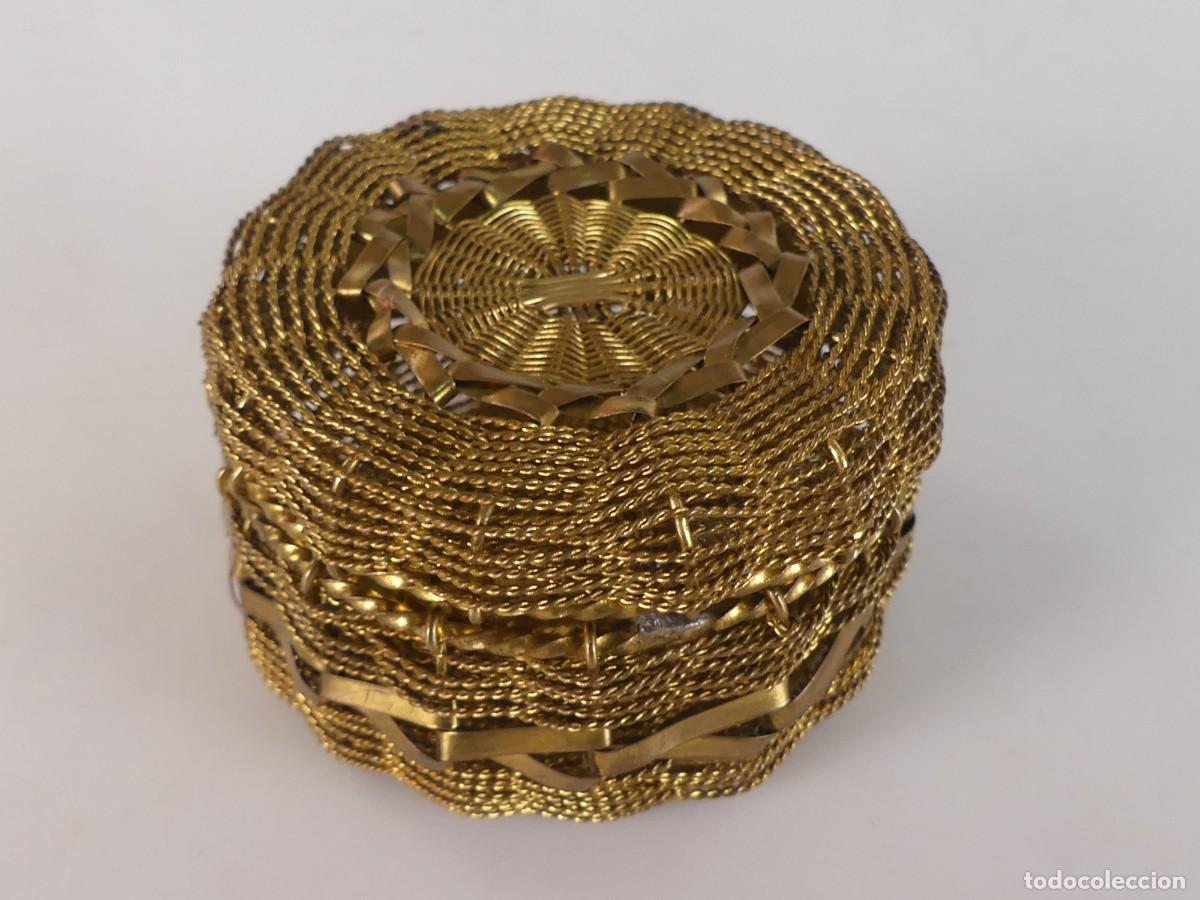 Antiquit&eacute;s: BONITA CAJA DE LATON O BRONCE