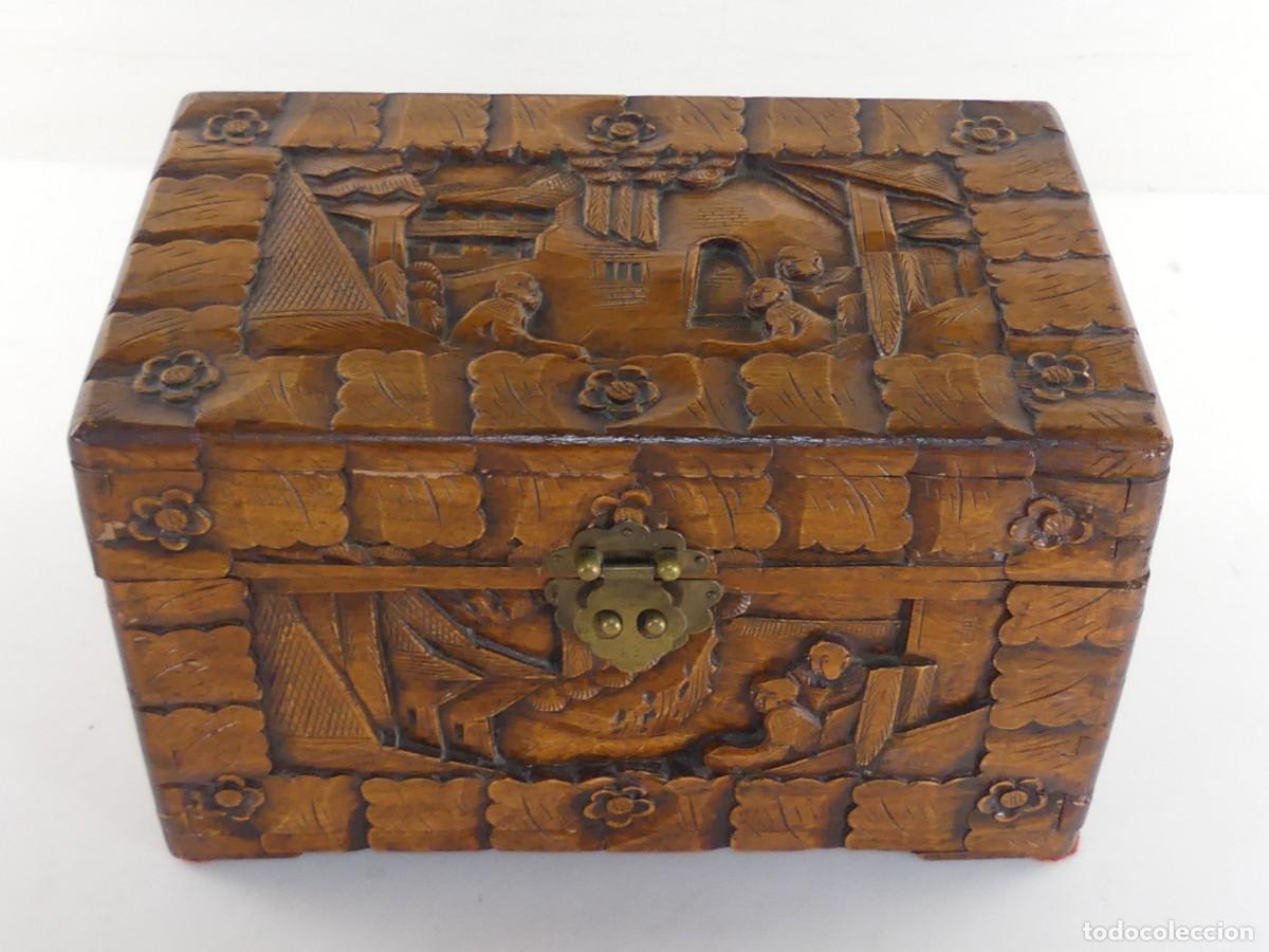 Antiquit&eacute;s: BONITA CAJA DE MADERA