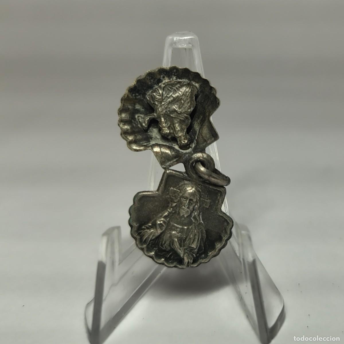 Antig&uuml;edades: Medalla religiosa / Colgante: forma CONCHA Jesucristo y Virgen con ni&ntilde;o. M320