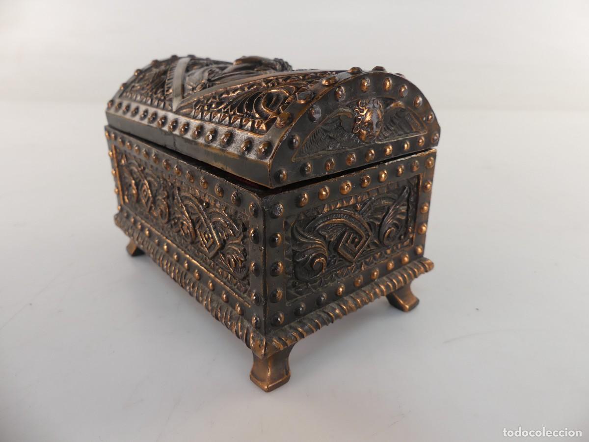 Antiguidades: CAJA JOYERO COFRE DE METAL PRECIOSO DISE&Ntilde;O