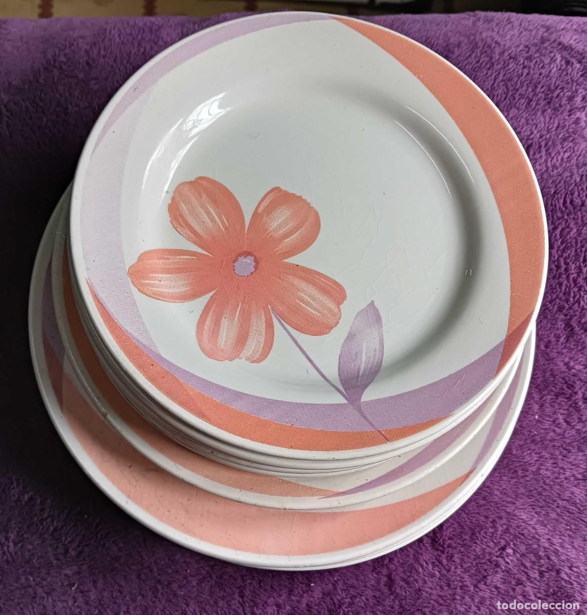 Antig&uuml;edades: Lote 11 platos ceramica blanca vintage a&ntilde;os 80 &ndash; patron floral estilo lirio &ndash; hondos y rasos