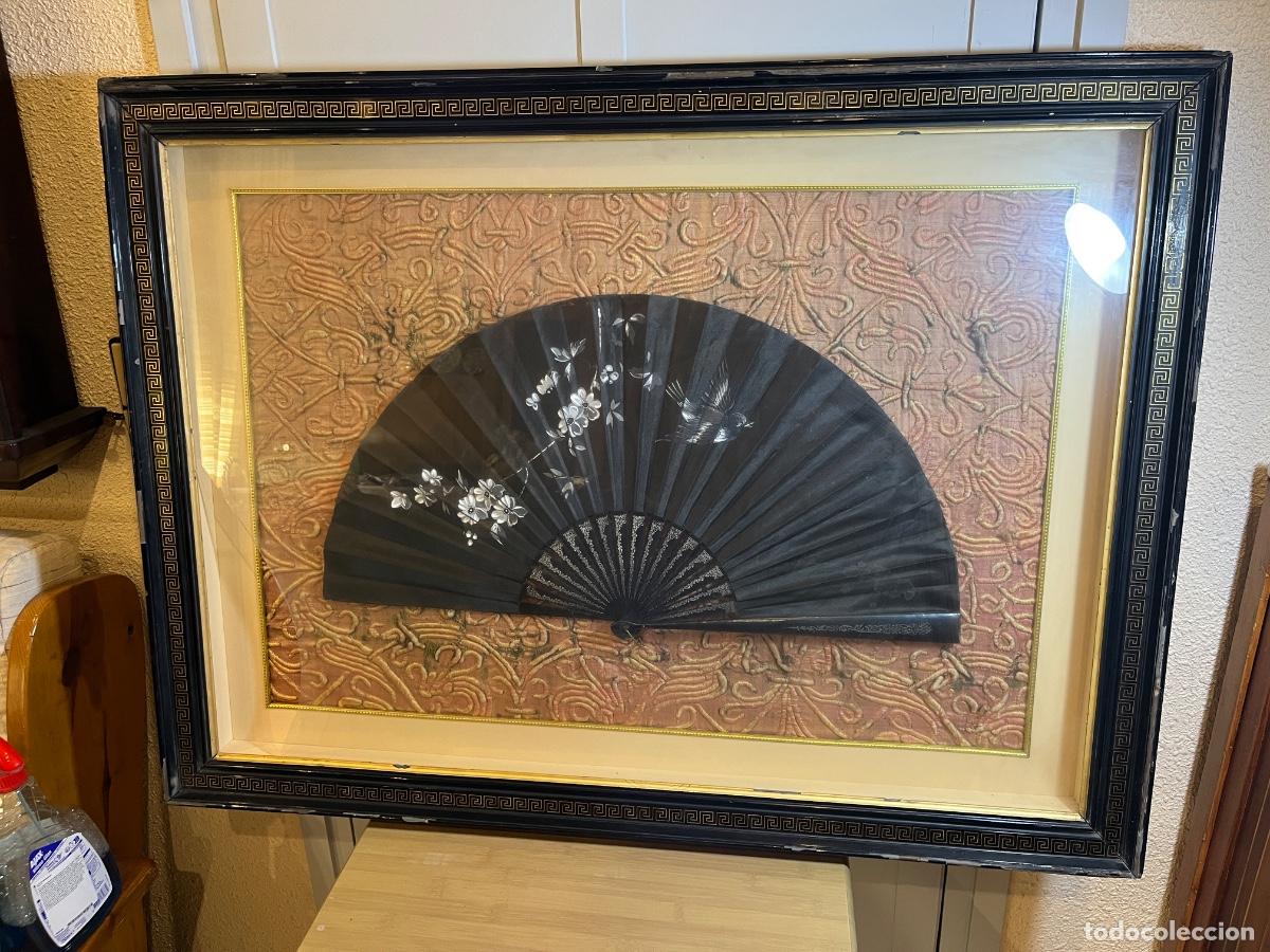 Antiques: Abanico antiguo enmarcado abaniquera seda negra vintage marco cl&aacute;sico expositor coleccionismo XIX