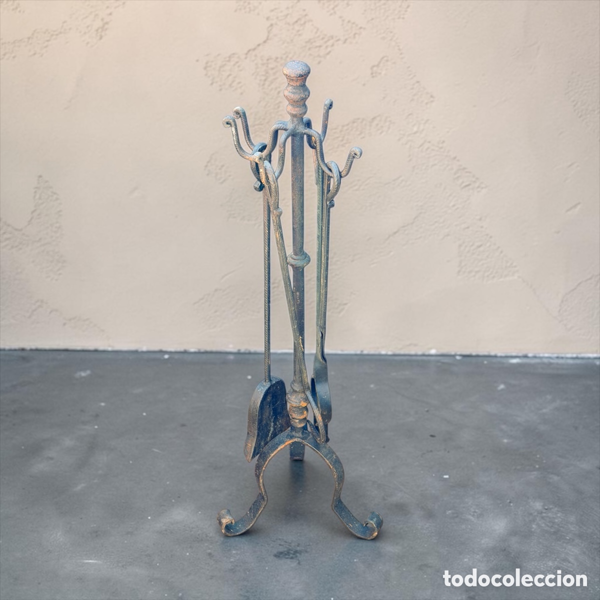 Antiques: Antiguos Elementos de Chimenea en Hierro Forjado