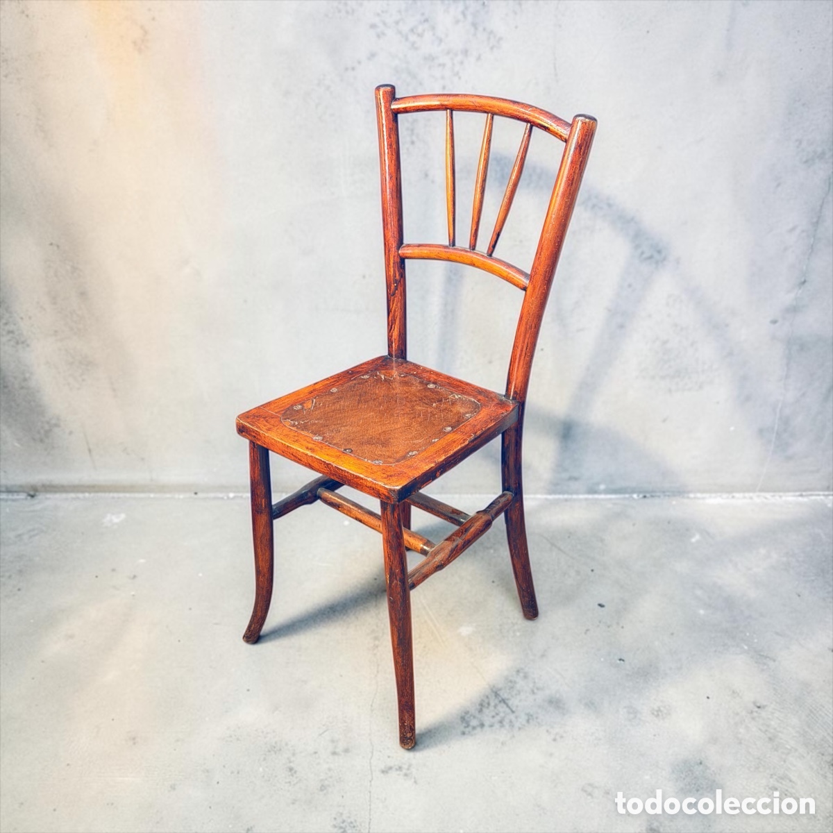 Antiques: Antigua Silla Modernista de Principios de Siglo XX