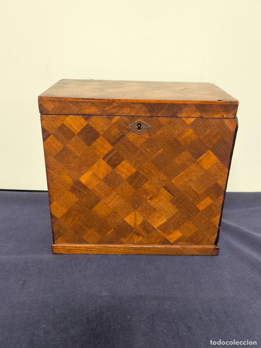 Antig&uuml;edades: CAJA JAPONESA MEIJI CON SECRETO DE FINALES DEL SIGLO XIX