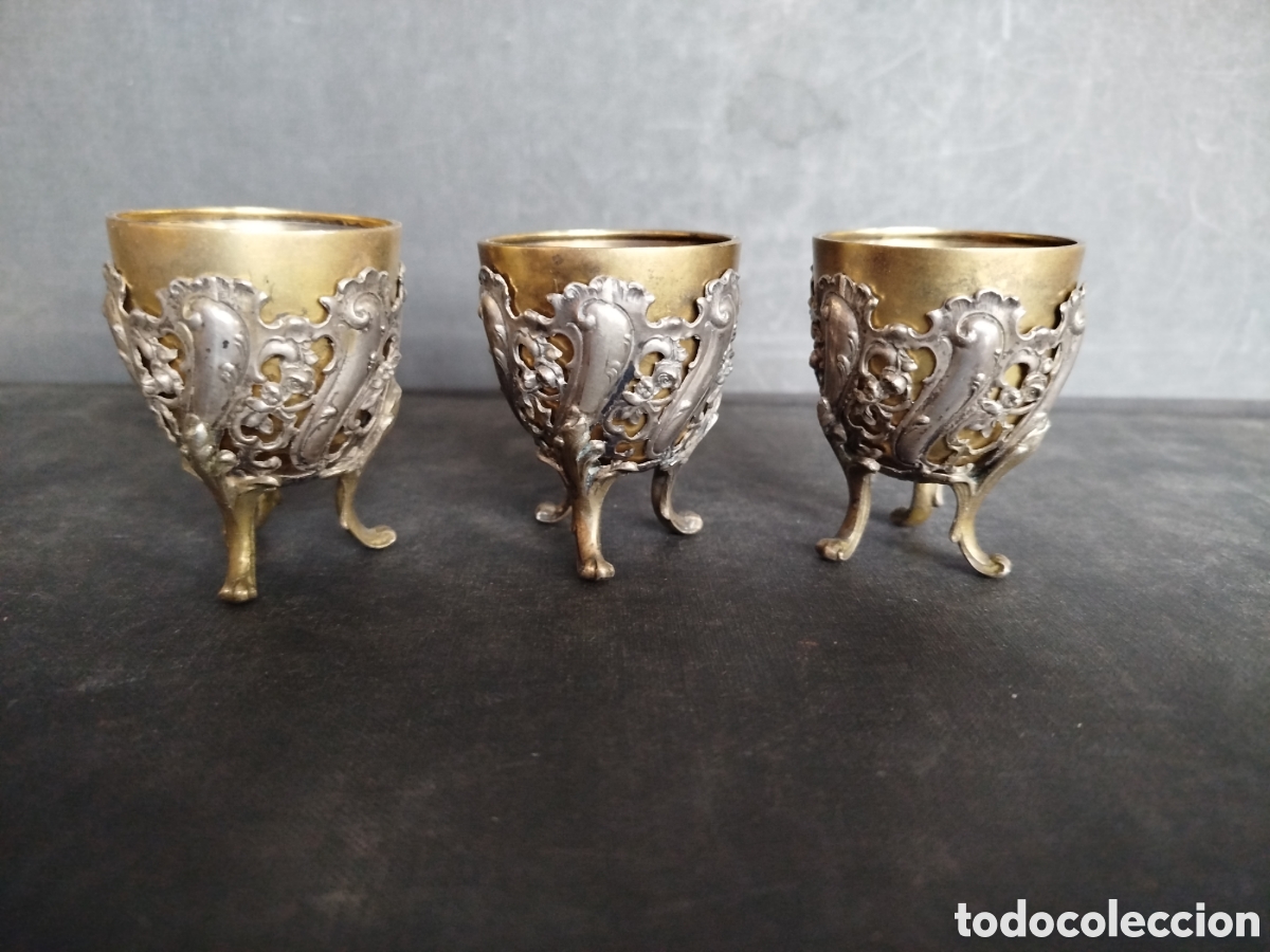 Antig&uuml;edades: TRES HUEVERAS DE PLATA 800 EN PARTE DORADA DE ESTILO LUIS XV. 149 gr. LAS TRES