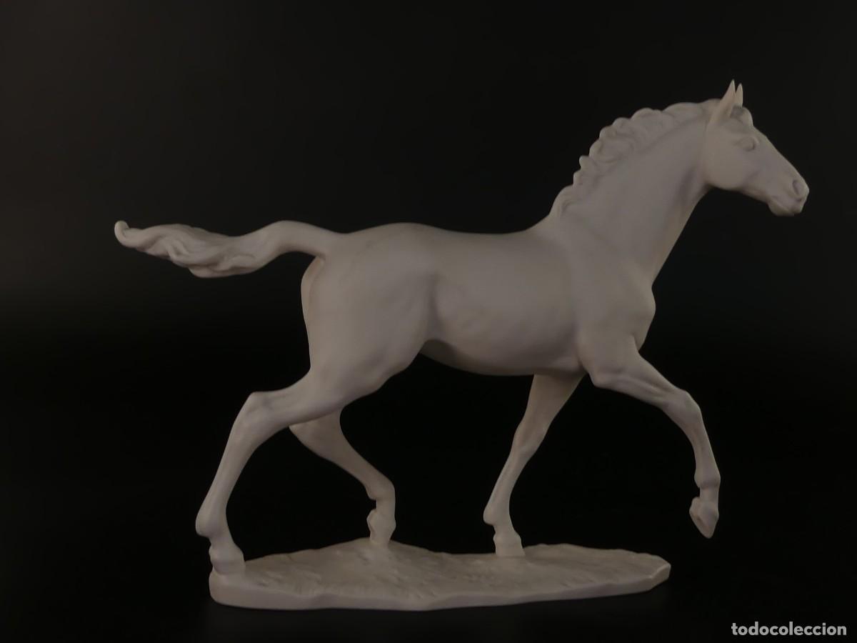 Antig&uuml;edades: BONITA FIGURA &ndash; CABALLO DE PORCELANA ALEMANA DE HETSCHENREUTHER GERMANY