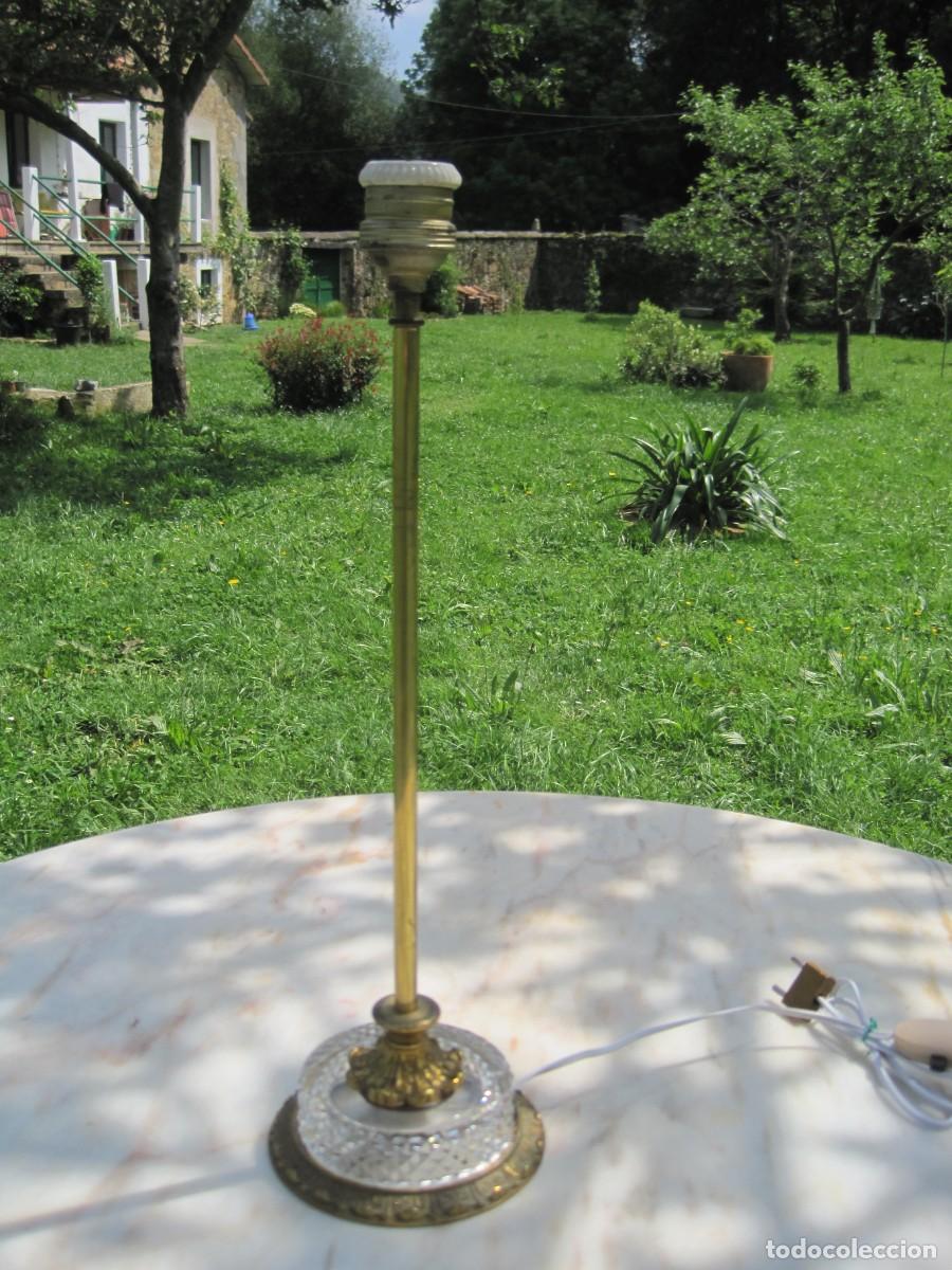 Antig&uuml;edades: L&Aacute;MPARA DE SOBREMESA - BRONCE Y CRISTAL - A&Ntilde;OS 40-50