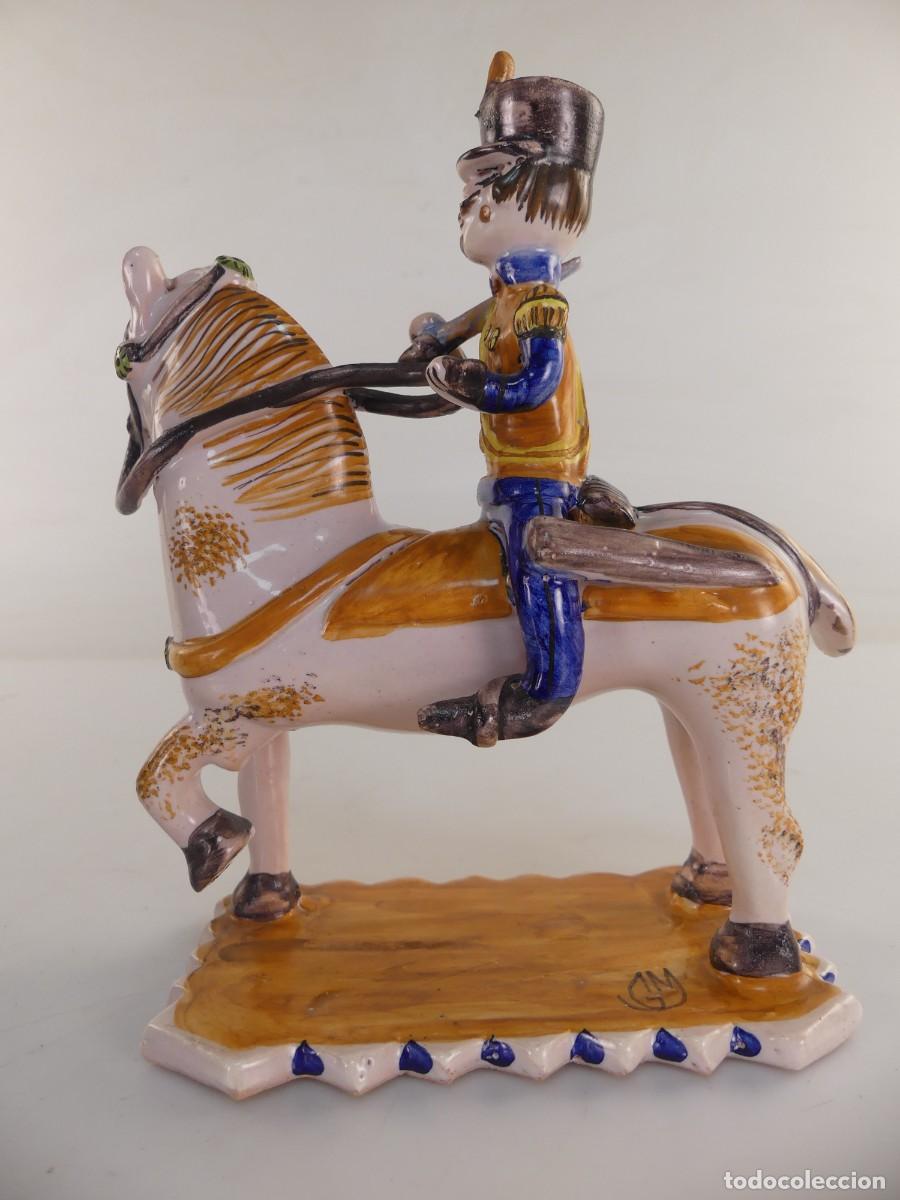 Antiguidades: BONITA FIGURA DE CERAMICA GINETE CON CABALLO SELLADA EN LA BASE