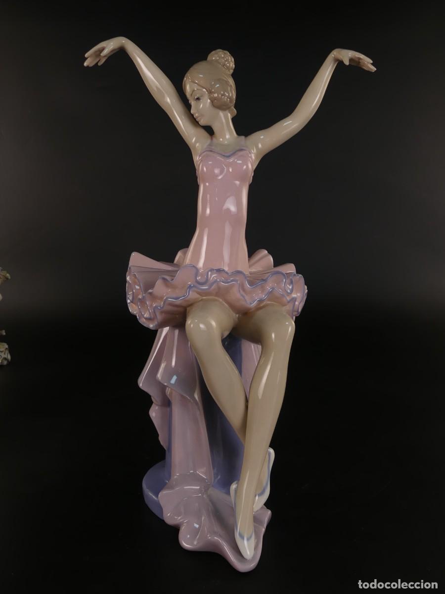 Antig&uuml;edades: FIGURA DE BAILARINA EN PORCELANA ESMALTADA DE LA CASA D'AVILA . EDICI&Oacute;N LIMITADA