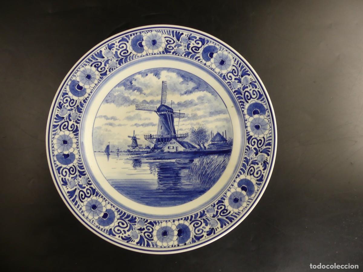 Antiguidades: PRECIOSO PLATO DE PORCELANA MARCA DELFT HECHO Y DECORADO A MANAO