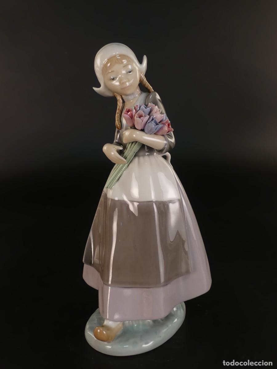 Antiquit&eacute;s: FIGURA DE PORCELANA DE LLADRO NOMBRADA HOLANDESA CON TULIPANES