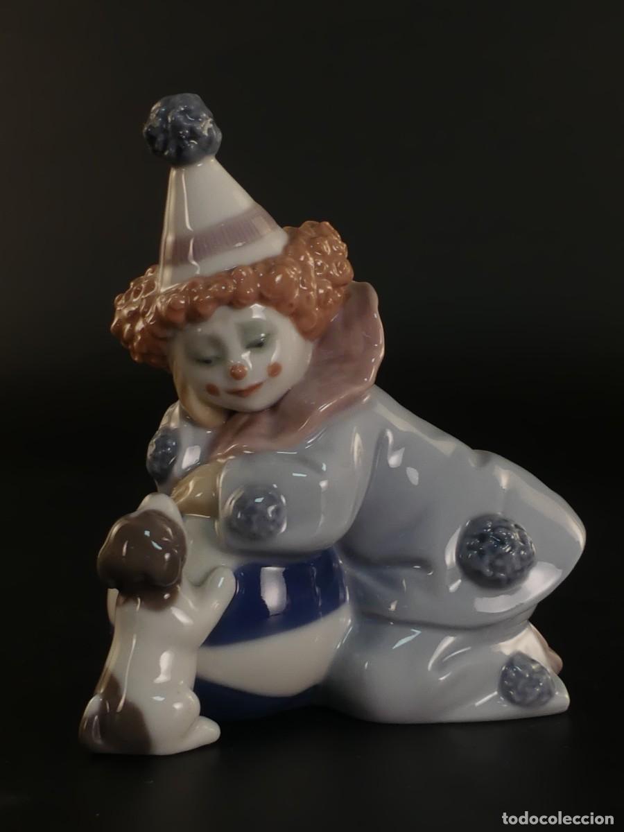 Antiquit&auml;ten: PRECIOSA FIGURA DE PORCELANA DE LLADRO NOMBRADA Pierrot con cachorro&rdquo;.