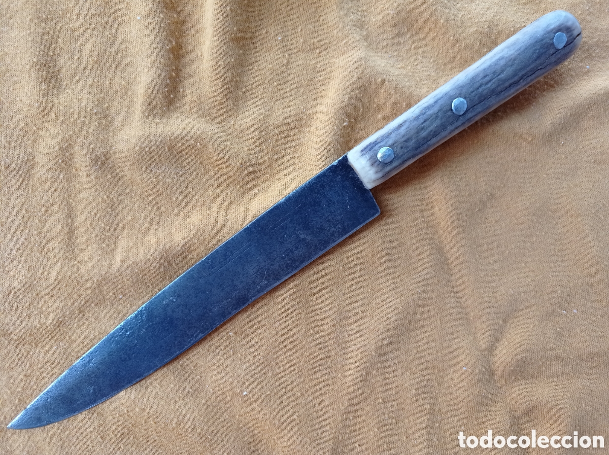 Antig&uuml;edades: Cuchillo con hoja grabada