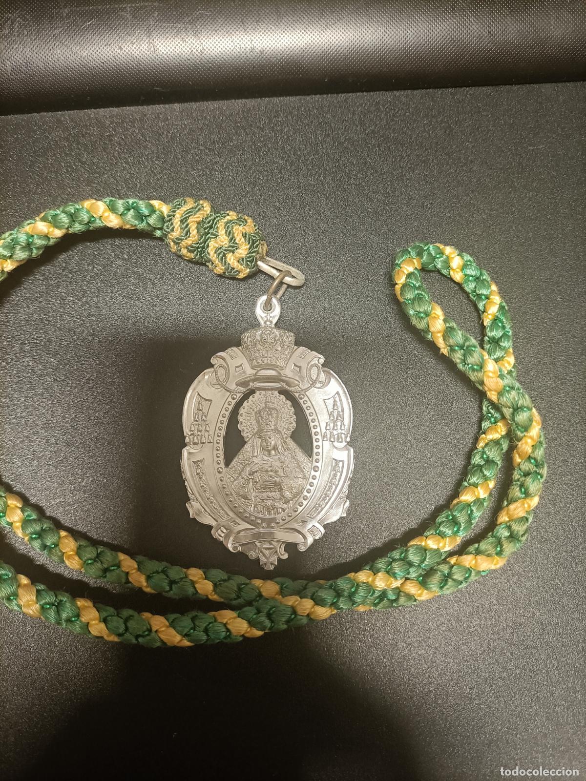 Antig&uuml;edades: ANTIGUA MEDALLA RELIGIOSA HERMANDAD DE LA MACARENA