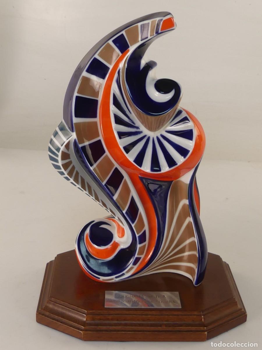 Antig&uuml;edades: FIGURA EN PORCELANA SARAGADELOS - NOMBRADA VOLUTA