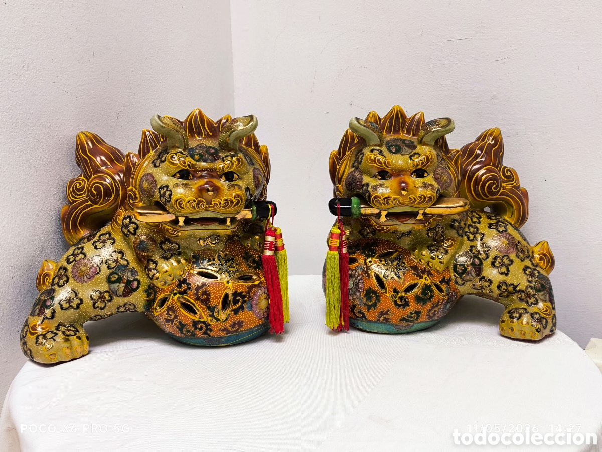 Antig&uuml;edades: Leones guardianes chinos de porcelana, tambi&eacute;n conocidos como perros Foo o Shih Tzu.