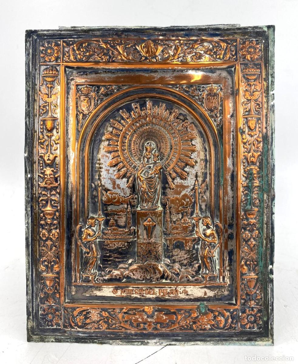Antig&uuml;edades: Virgen del Pilar, antiguo relieve religioso repujado, siglo XIX.