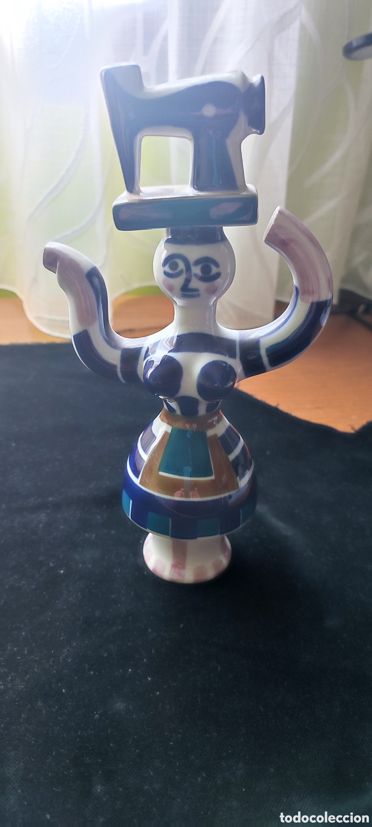 Antig&uuml;edades: Mujer gallega con maquina de coser porcelana Sargadelos sellada