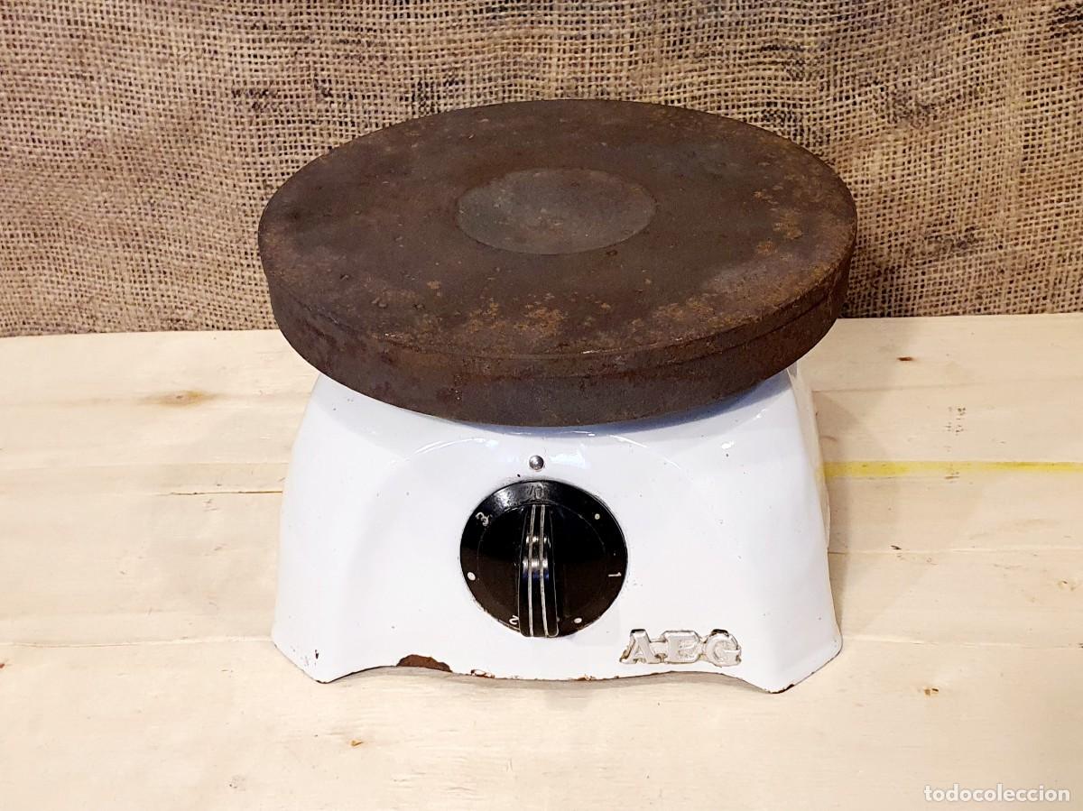 Antig&uuml;edades: Hornillo, cocina port&aacute;til AEG. 1950.