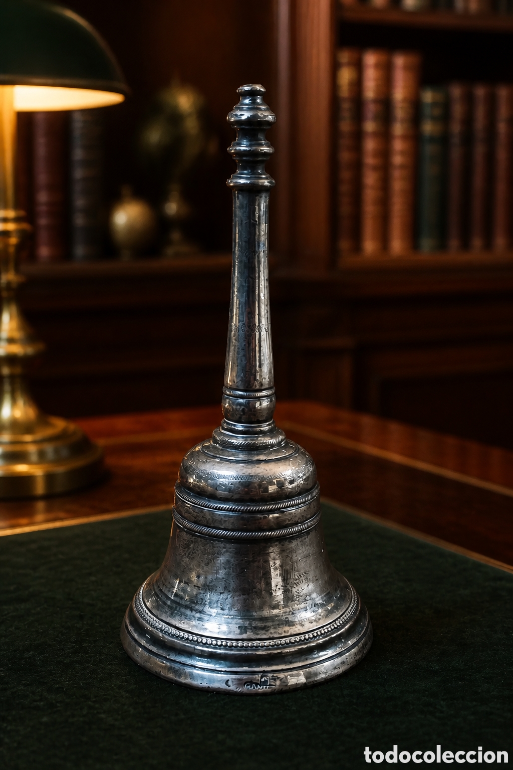 Antig&uuml;edades: ANTIGUA CAMPANILLA REALIZADA EN PLATA Y SELLADA. SIGLO XVIII-XIX. ALTURA 13 CM
