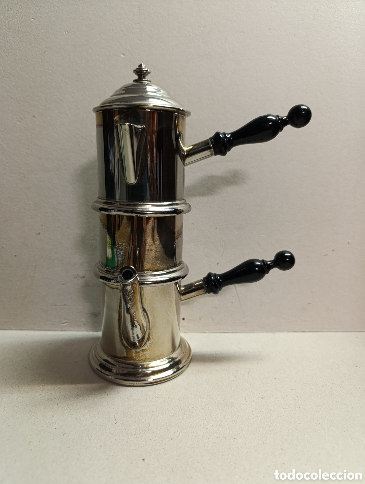 Antig&uuml;edades: CAFETERA ANTIGUA, 3 PIEZAS. EN METAL PLATEADO.