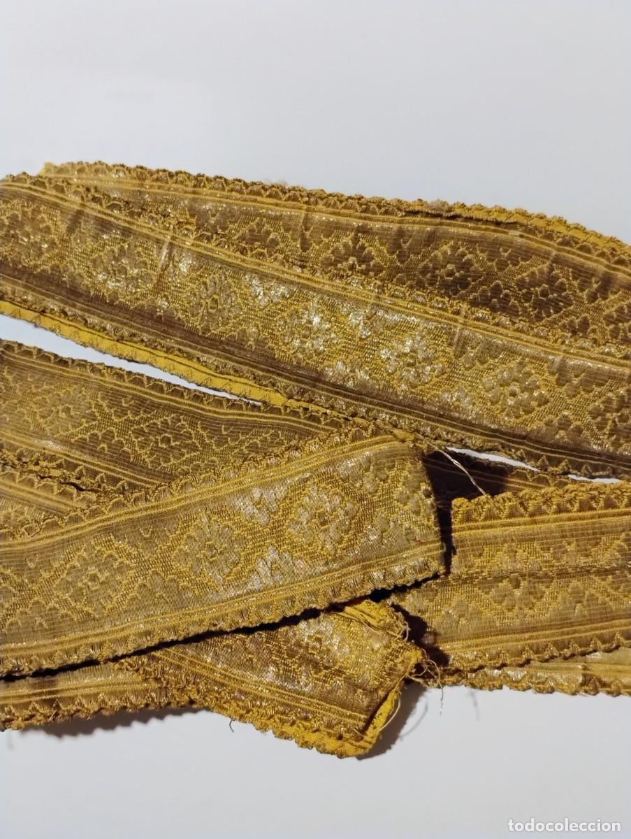 Antig&uuml;edades: ~~~~~ ANTIGUO ENCAJE ORO S. XIX, INDUMENTARIA, ORNAMENTACION, MIDE 356 X 4,5 CM. ~~~~