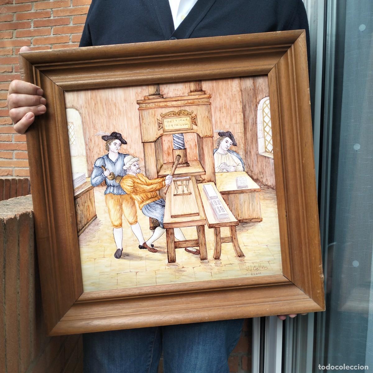 Antig&uuml;edades: GRAN CERAMICA ALCORA. IMPRENTA GUTENBERG. 40X40CM !!!!! FIRMADA Y ENMARCADA
