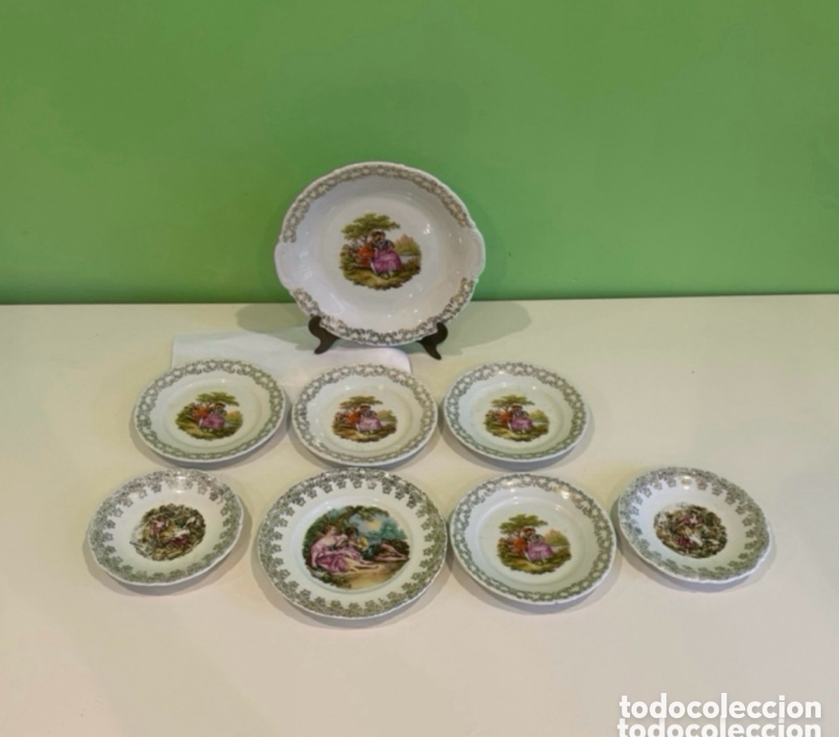 Antiques: Lote de 8 platos porcelana Santa Clara Vigo motivos rom&aacute;nticos. Ver las medidas en las fotos.
