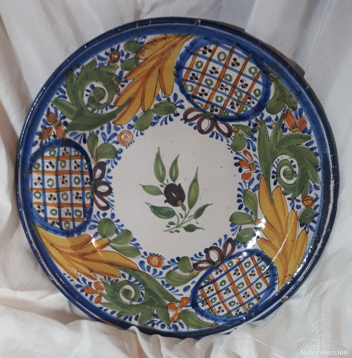 Antig&uuml;edades: Plato de cer&aacute;mica de Ribesalbes. Siglo XIX.