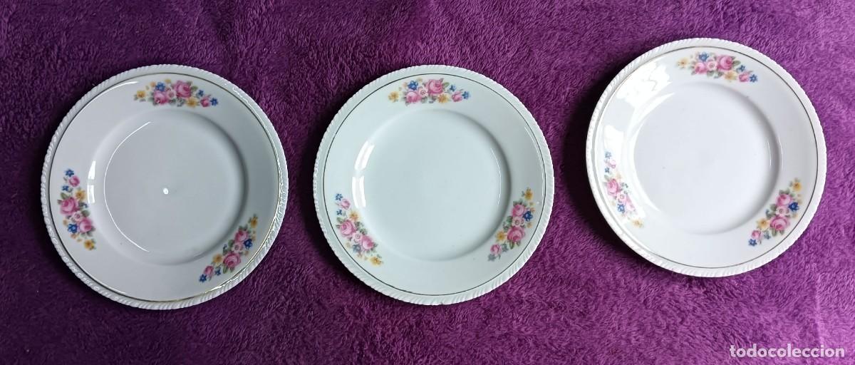 Antig&uuml;edades: Lote 3 platos Noritake vintage 1910-1930 &ndash; porcelana blanca con ramilletes florales y borde dorado