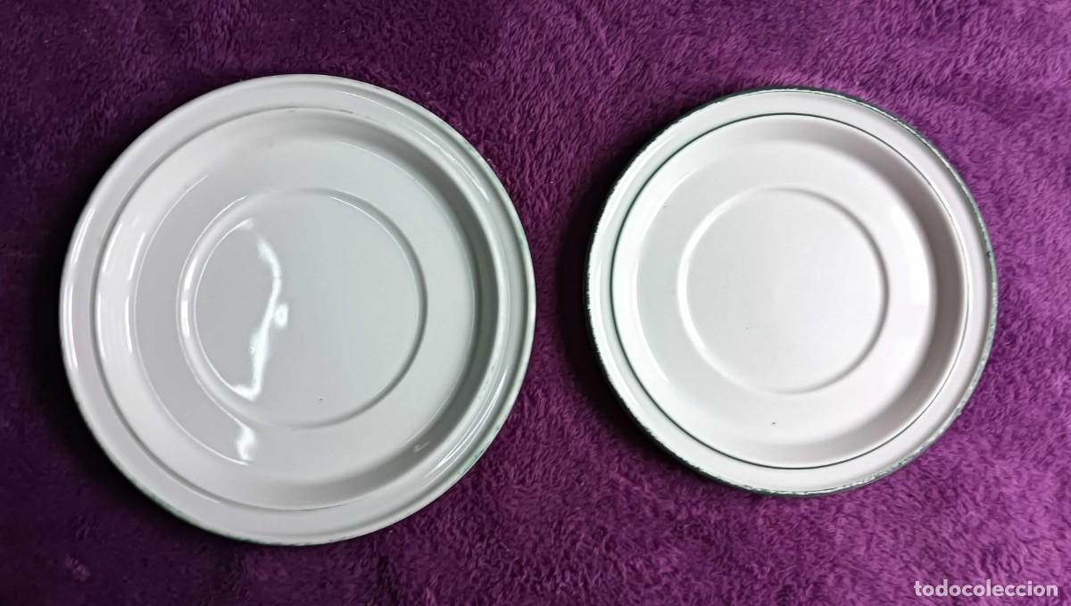 Antig&uuml;edades: 2 platos Herrandiz a&ntilde;os 70 &ndash; porcelana blanca borde elevado
