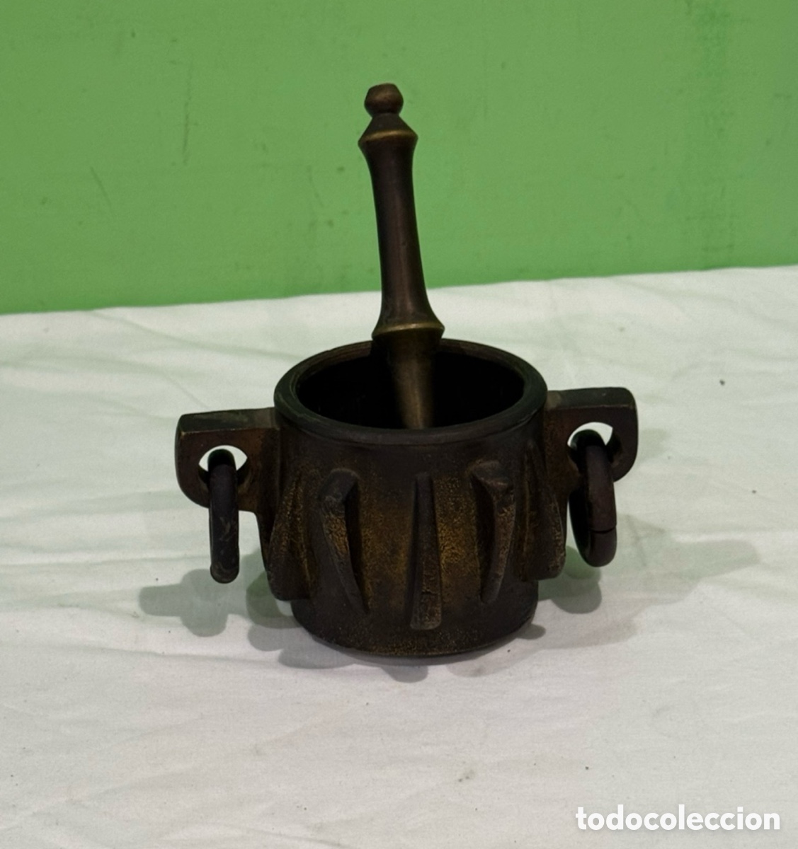 Oggetti Antichi: Mortero antiguo de bronce con maja estilo g&oacute;tico siglo XIX o anterior pieza de colecci&oacute;n
