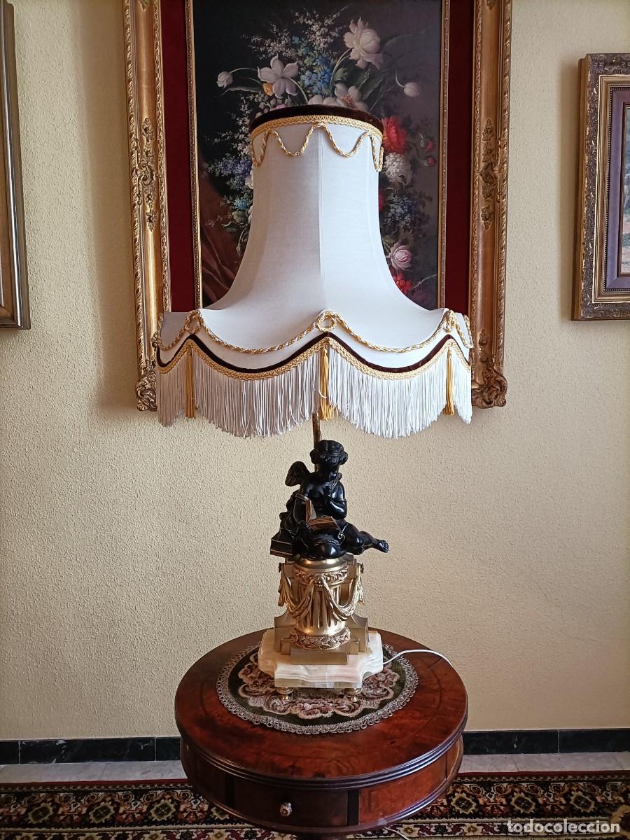 Antig&uuml;edades: L&aacute;mpara de mesa vintage con &aacute;ngel de bronce negro