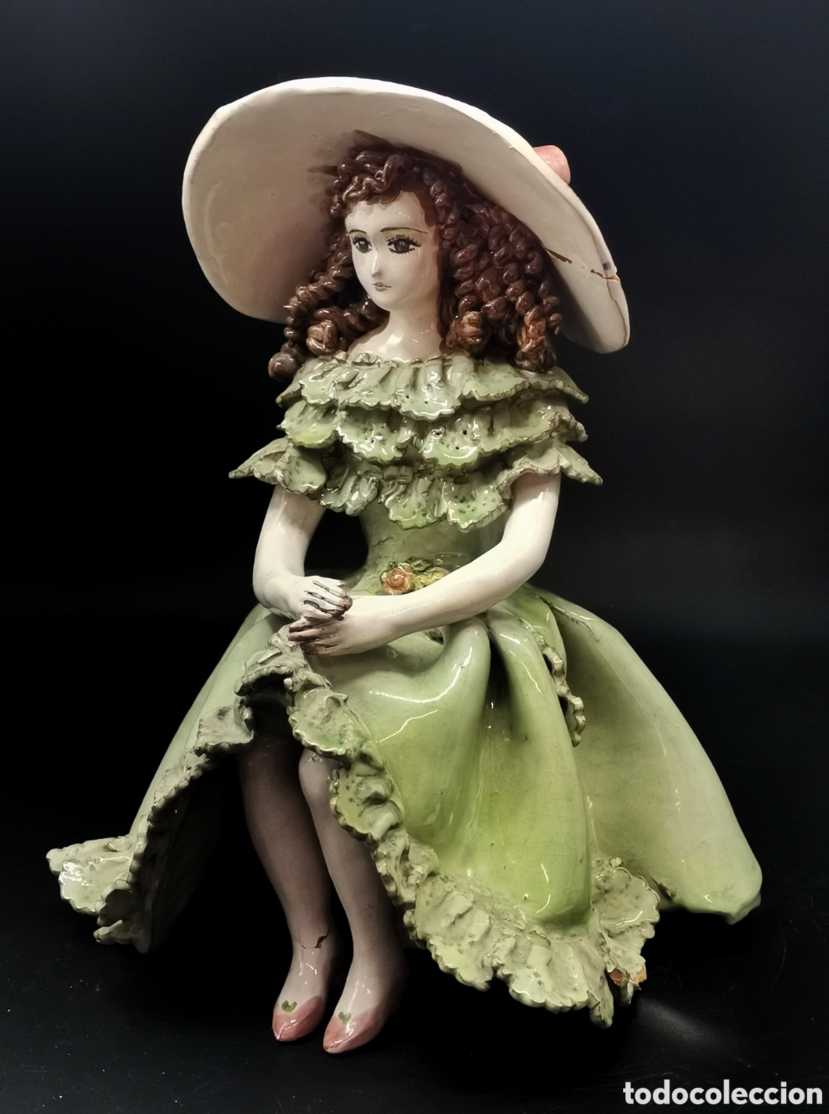 Antiguidades: BONITA FIGURA DECORATIVA ANTIGUA DE TERRACOTA DAMA SENTADA