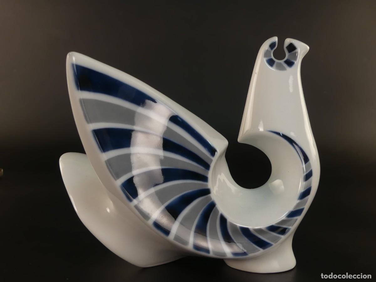 Antig&uuml;edades: FIGURA DE PORCELANA DE SARGADELOS PALOMA N&ordm;4