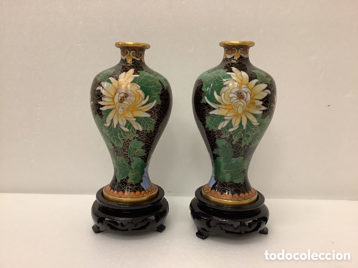 Antig&uuml;edades: PAREJA DE JARRONES CLOISONNE