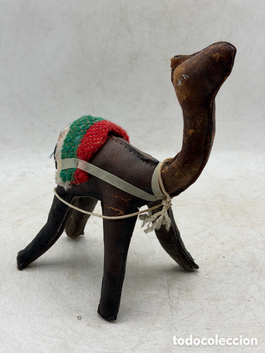 Antig&uuml;edades: Figura Camello de Cuero - Foto 3