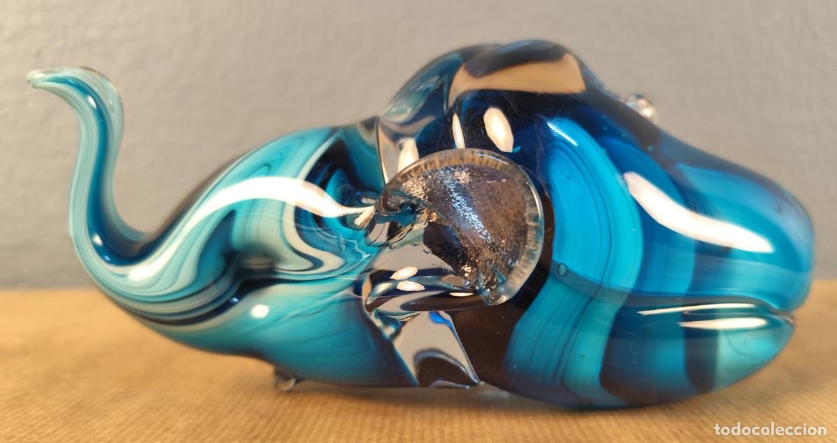 Antig&uuml;edades: Figura de elefante en cristal soplado azul
